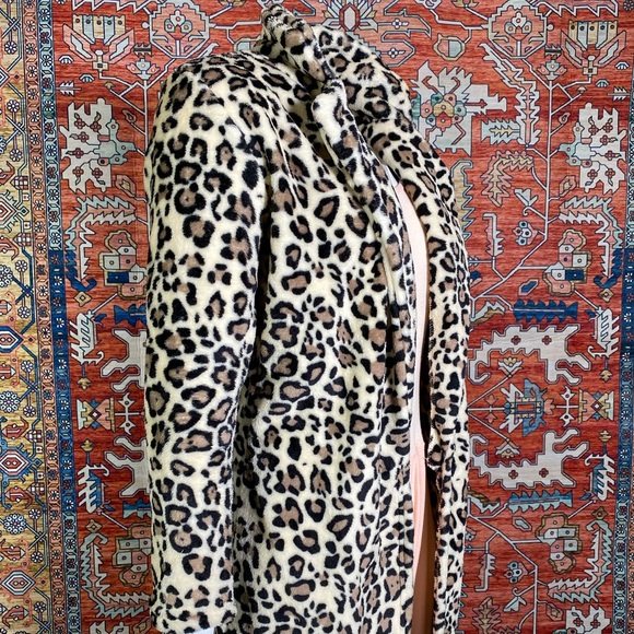 NWOT Leopard Print Teddy Coat / Medium - Picture 4 of 7